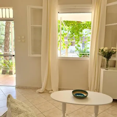 Paralia Nest * Calamata