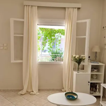 بيت للعطل Paralia Nest كالاماتا
